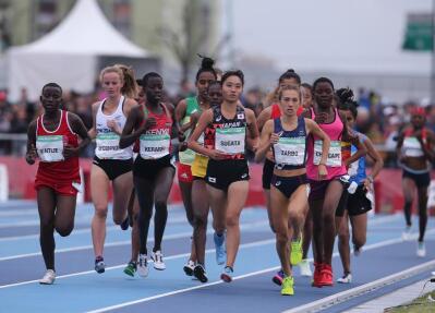 A group of runners at the front of the women’s 3000m