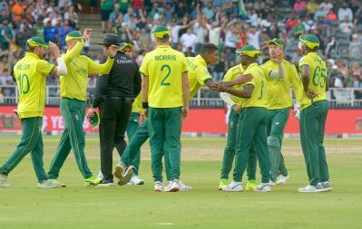 The SA cricket team celebrate